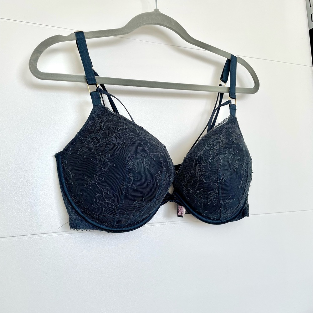 💙Victoria’s Secret Very Sexy Push-up bra (38DD)